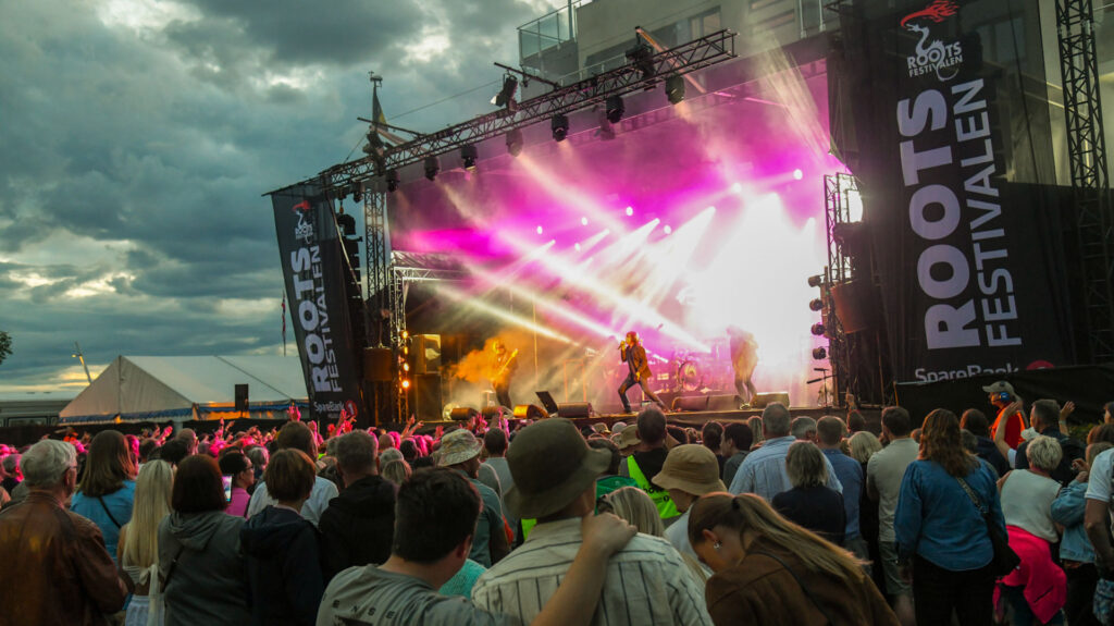 – Herlige folk, masse musikk, super stemning!