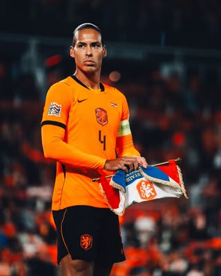 A special moment for the skipper as he earns his 100th cap for @onsoranje ❤️🧡